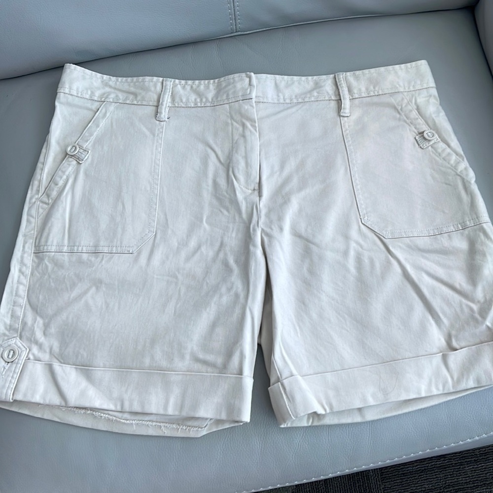 Nautica tan short size 16 NWOT